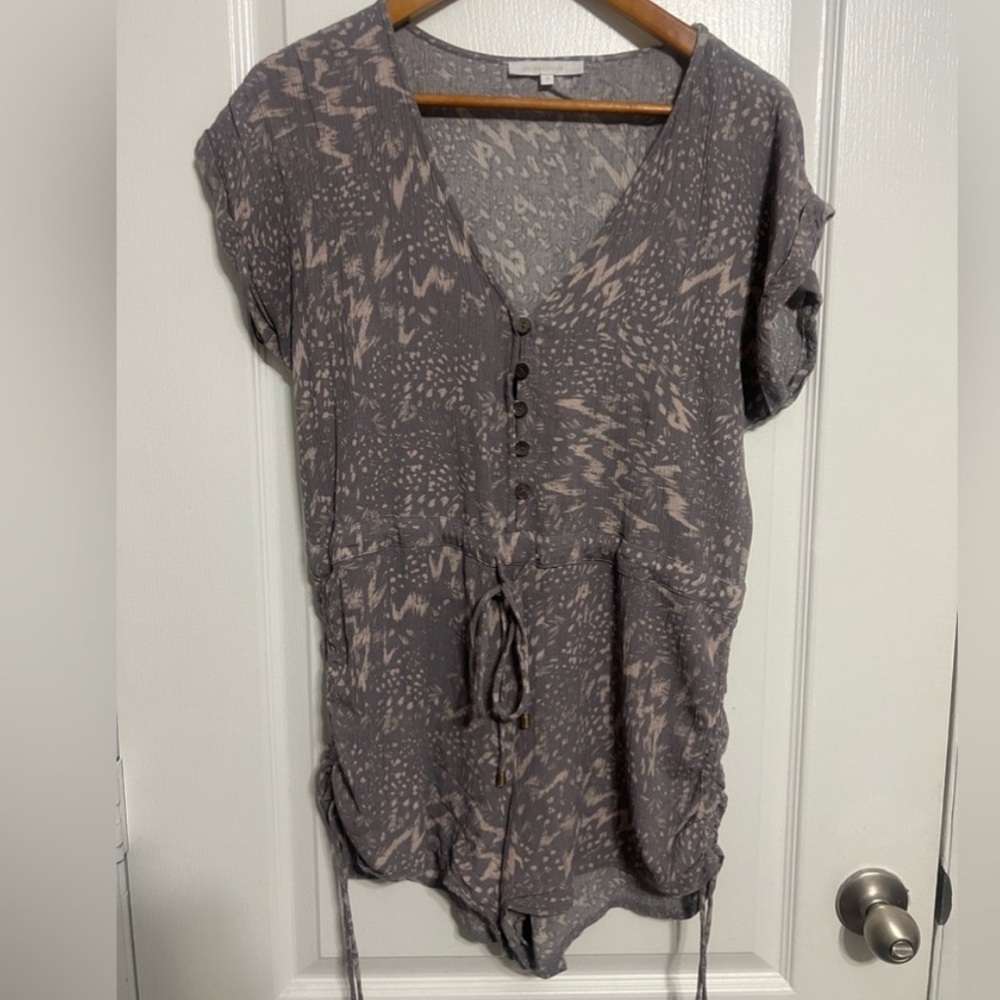 Olivaceous Gray Button-Down Women's Romper Size M